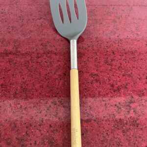Set-de-6-utensillos-con-mango-de-madera-con-vaso-giratorio-11.jpg